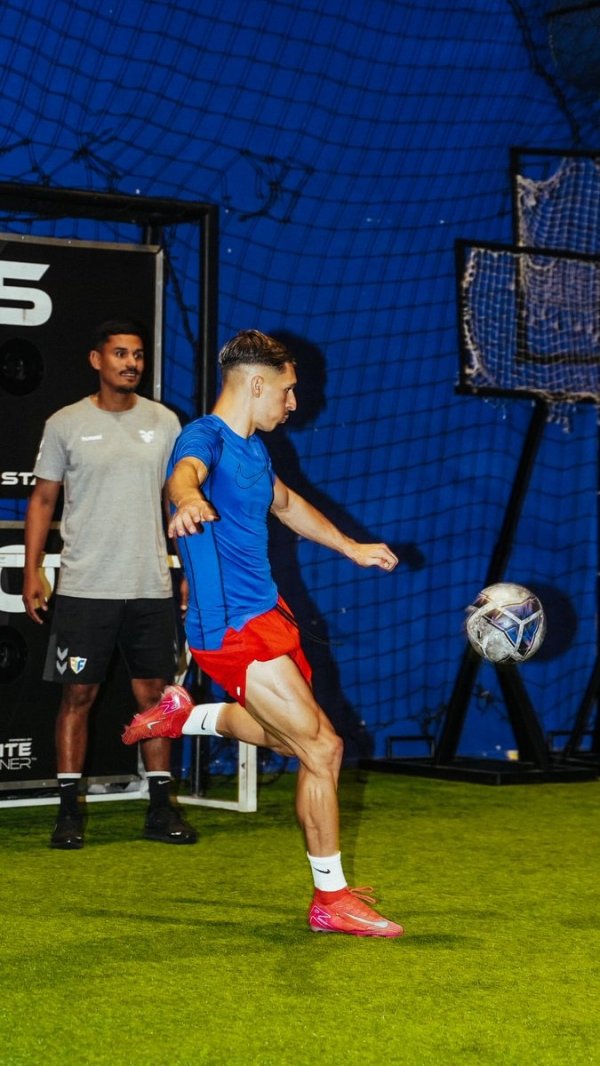 Zaragoza was told that it was not in Bayern s plan, the players were training individually and looked for the next one